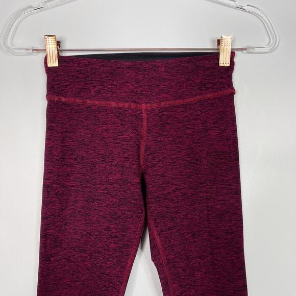 Beyond Yoga XSmall XS Spacedye Capri Leggings Purple Red Workout Activewear - Picture 2 of 9